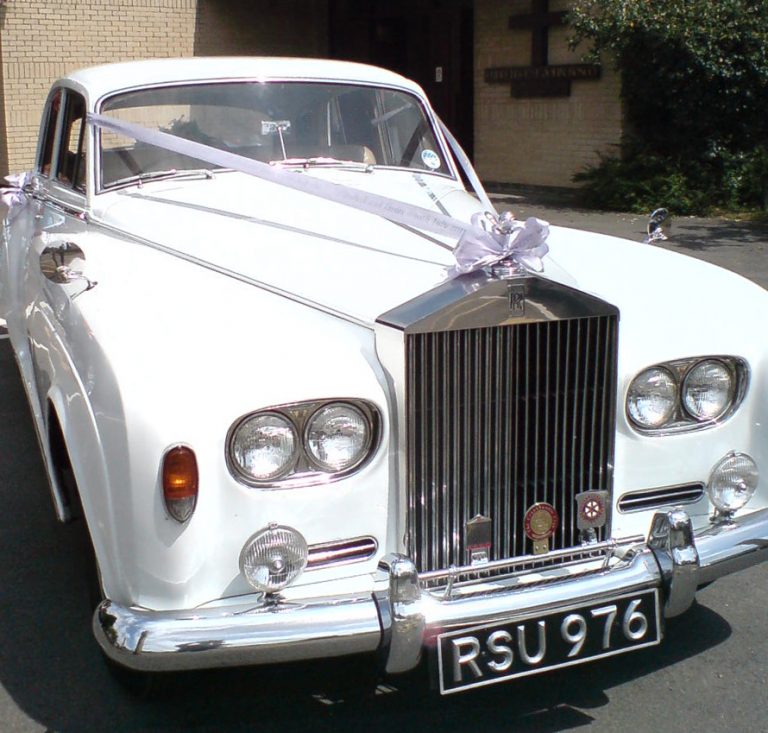 rolls-royce-1964-charles-at-the-church-on-time