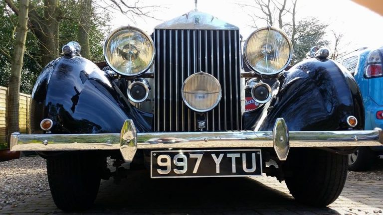 rolls-royce-1939-wraith-victoria-front-view