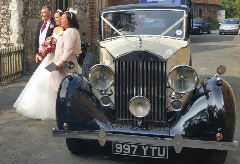 rolls-royce-1939-wraith-victoria-with-the-happy-couple-3